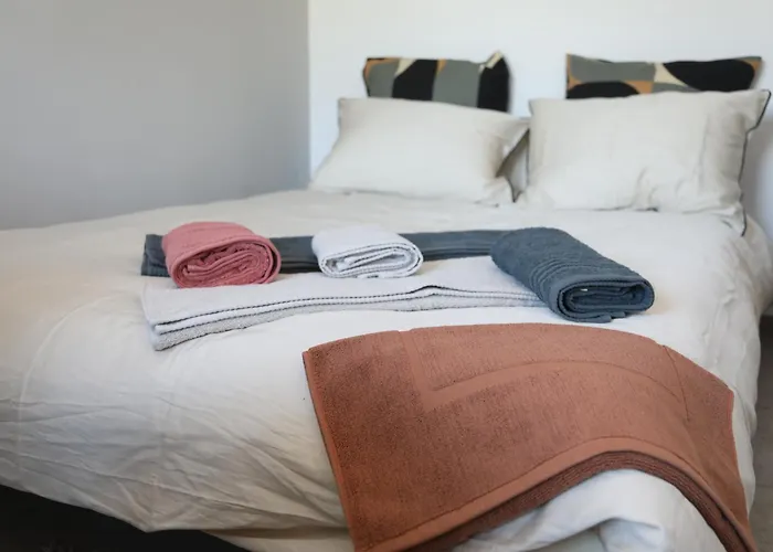 En Centre-ville * مُلووز