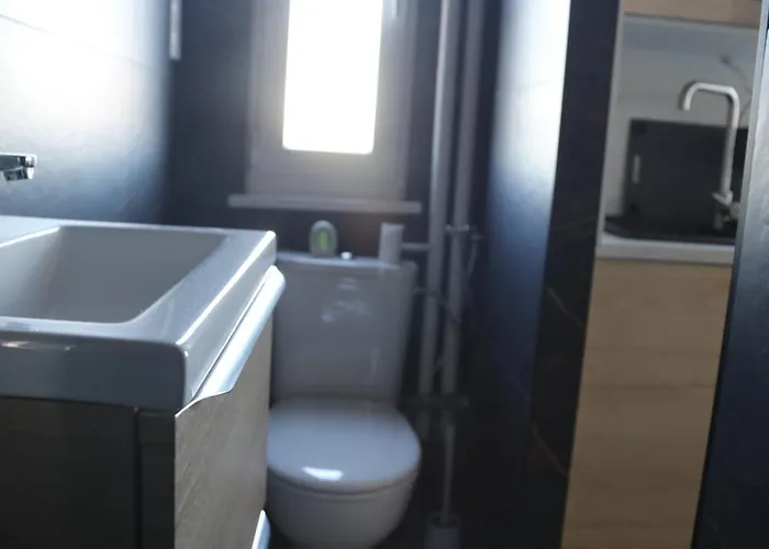 En Centre-ville * مُلووز